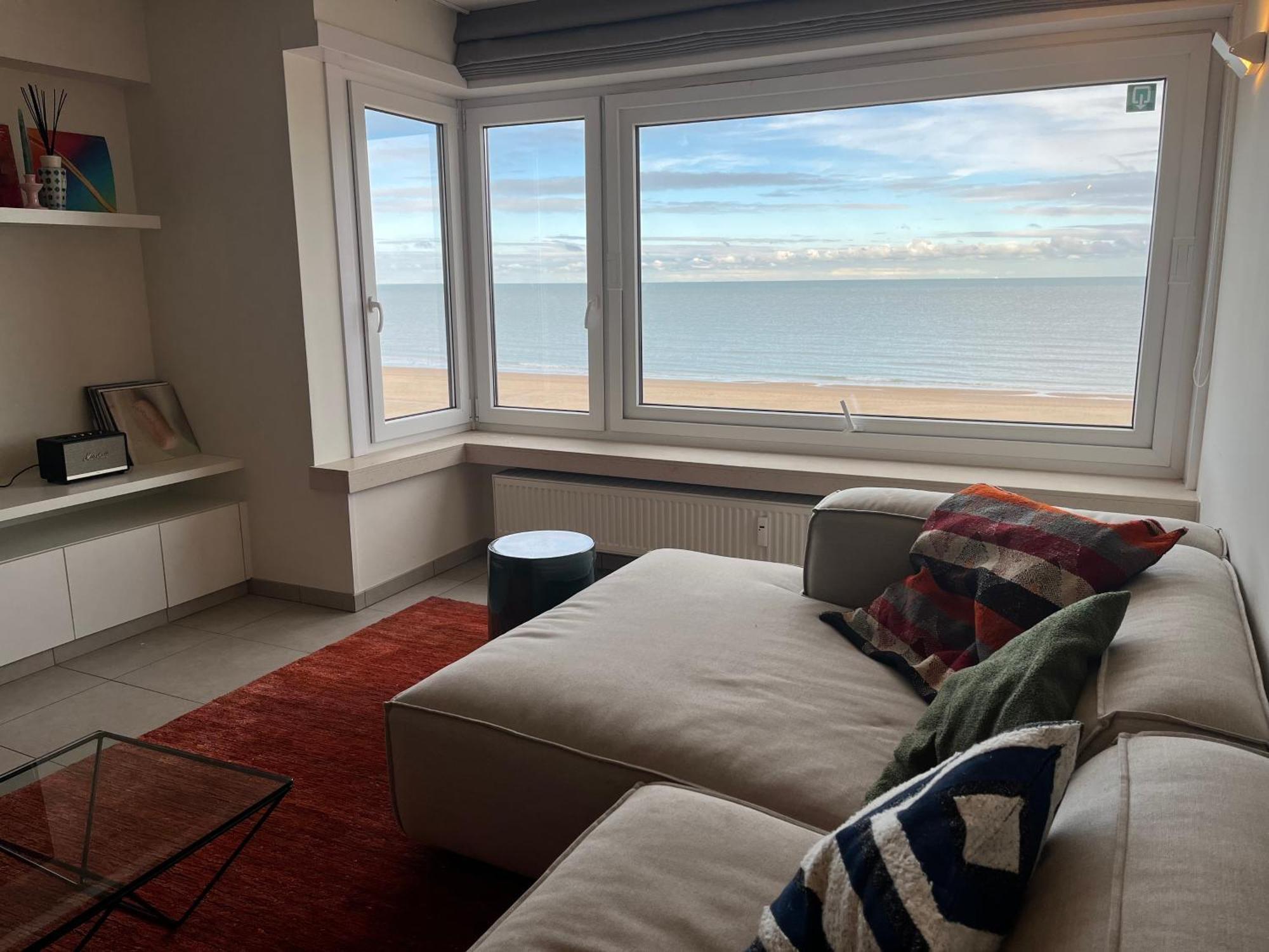 Beautiful 3-bedroom For 6 People With Front Sea View T28 Appartement Oostende